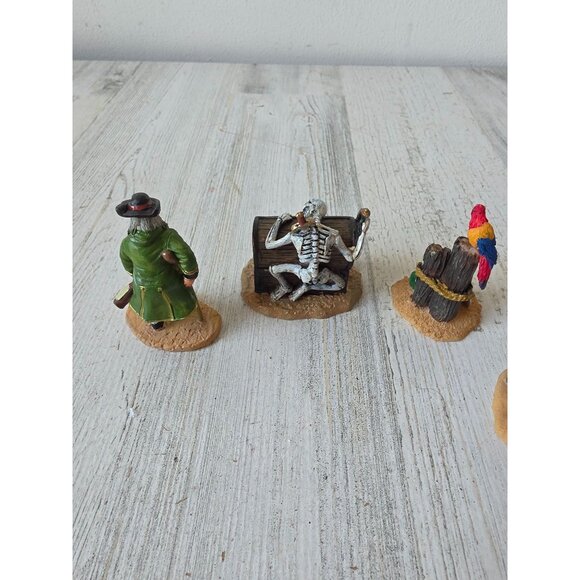 Lemax Pirate treasure chest scurvy parrot Halloween lookout first mate greedy vi - Picture 6 of 6